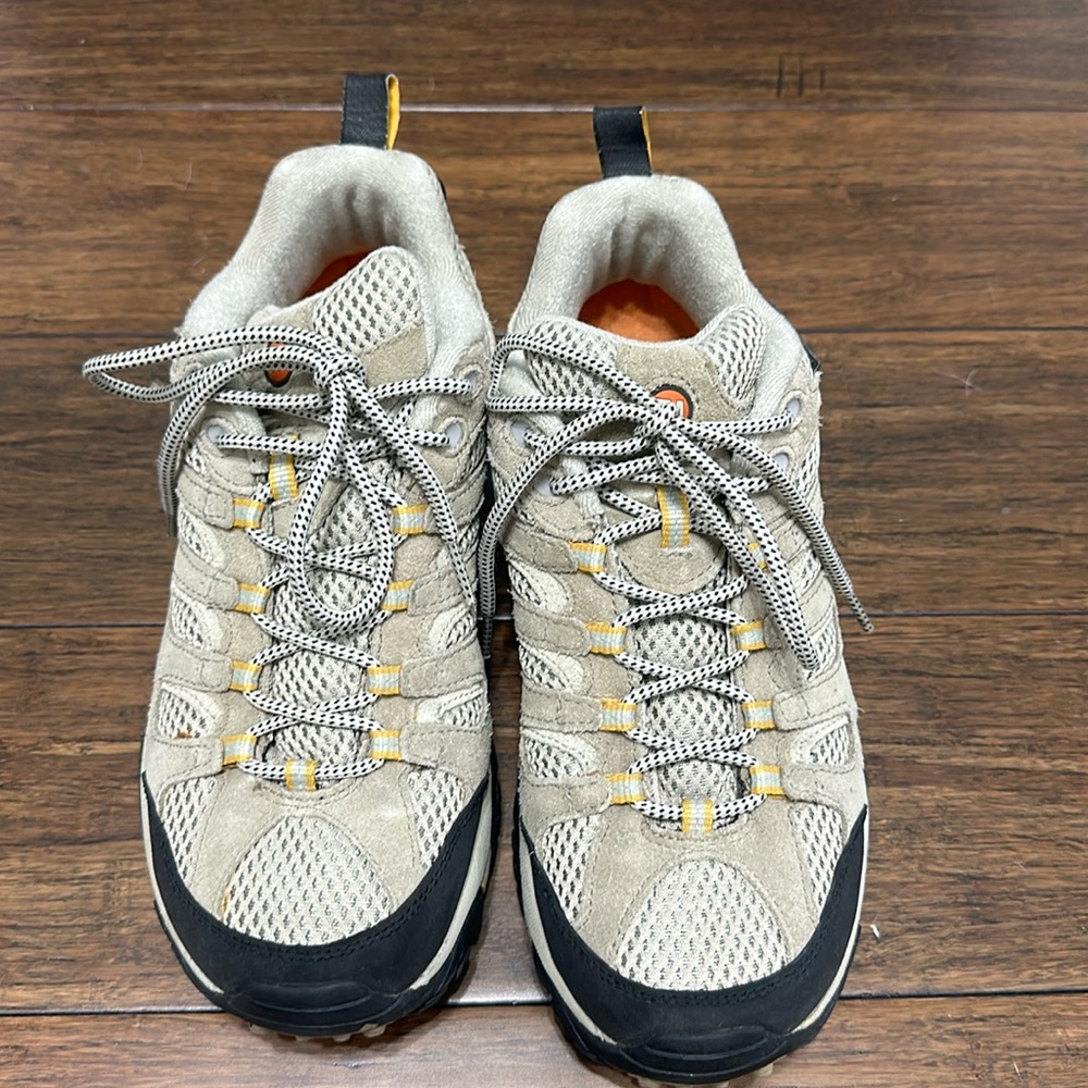 Merrell Women's Tan and Black Hiking Shoes